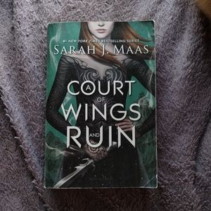 A Court of Wings & Ruin - Out of Print Cover - Paperback - (Acotar)